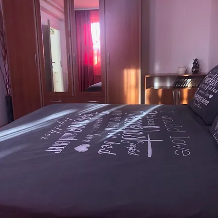 Away From Home: Cozy Haven Apartamento