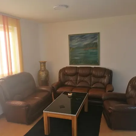 Apartment Away From Home: Cozy Haven *