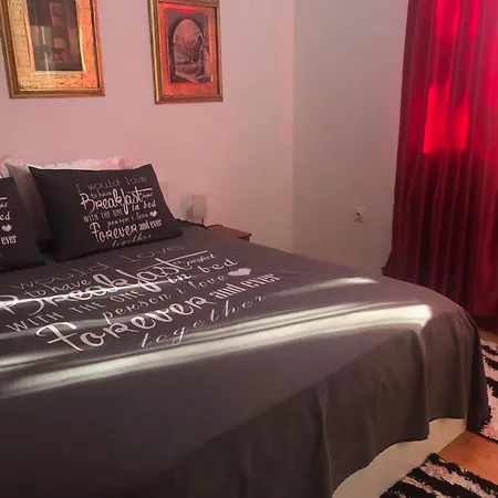 Away From Home: Cozy Haven Apartment